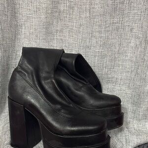 Elegant Black Platform Ankle Boots